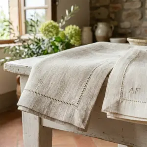 Tovaglie e tovaglioli in lino artigianale fatti a mano, eccellenza tessile italiana Foradeora.